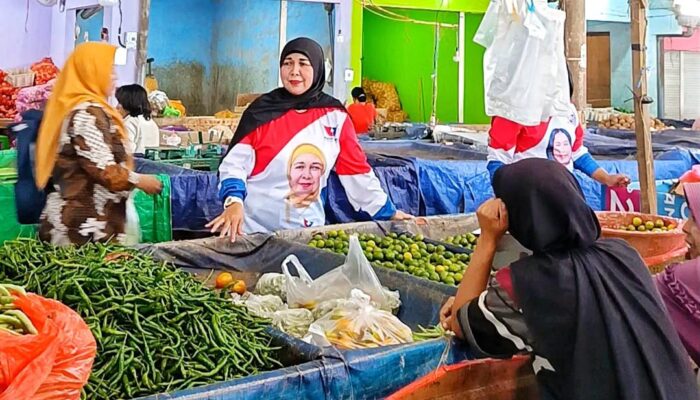 Perhatikan Harga Kebutuhan Pokok, Perempuan Perindo Aksi di Pasar Tradisional Mataram