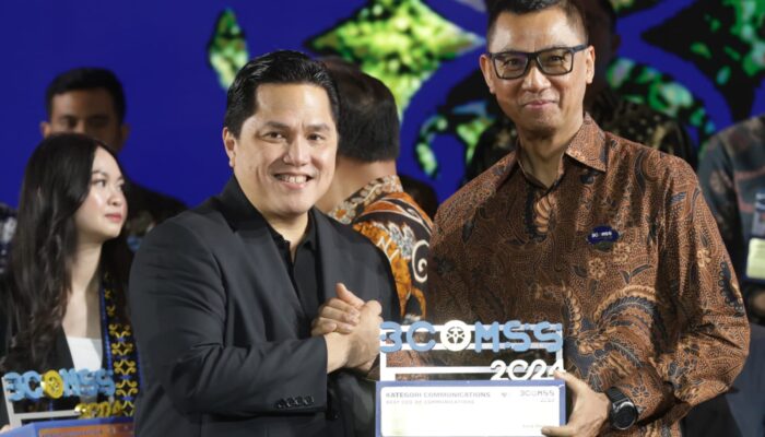 Direktur Utama PLN Raih Best CEO Communications, PLN Best of The Best dengan 12 Penghargaan dari Menteri BUMN di Ajang BCOMSS 2024