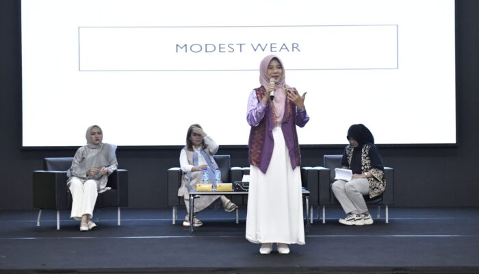 Niken Zulkieflimansyah Edukasi Gen Z Lewat Fashion Talk Perdana di NTB