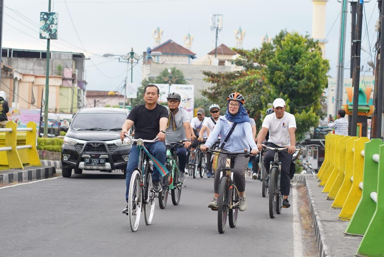 Komunitas sepeda Maju Lancar mengadakan kegiatan fun bike bersama Lalu Muhammad Iqbal. (ist)