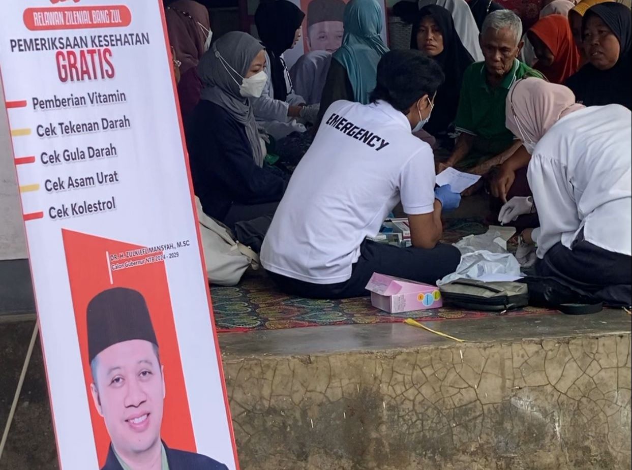 Relawan Zilenial Bang Zul mengadakan aksi sosial pemeriksaan gratis di Gili Beleq, Kabupaten Lombok Timur, NTB. (ist)
