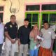Relawan Garda Akselerasi Sasambo, bersama keluarga almarhum Gofur di Kecamatan Suralaga, Kabupaten Lombok Timur, NTB. (Foto LMI)