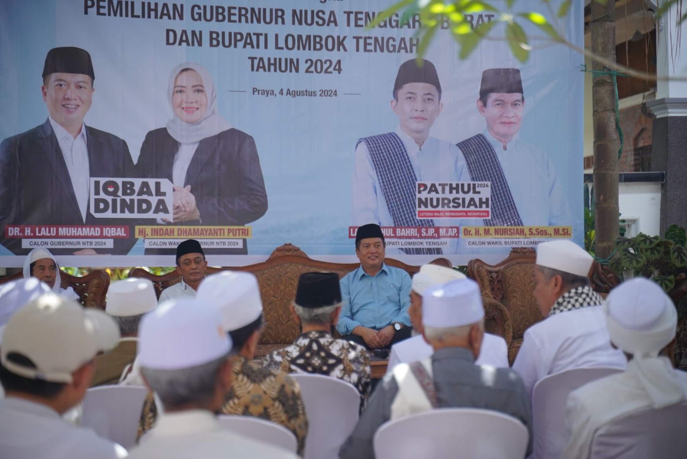 Keluarga Besar Praya Dukung Iqbal-Dinda dan Pathul-Nursiah di Pilkada NTB. (Foto LMI)