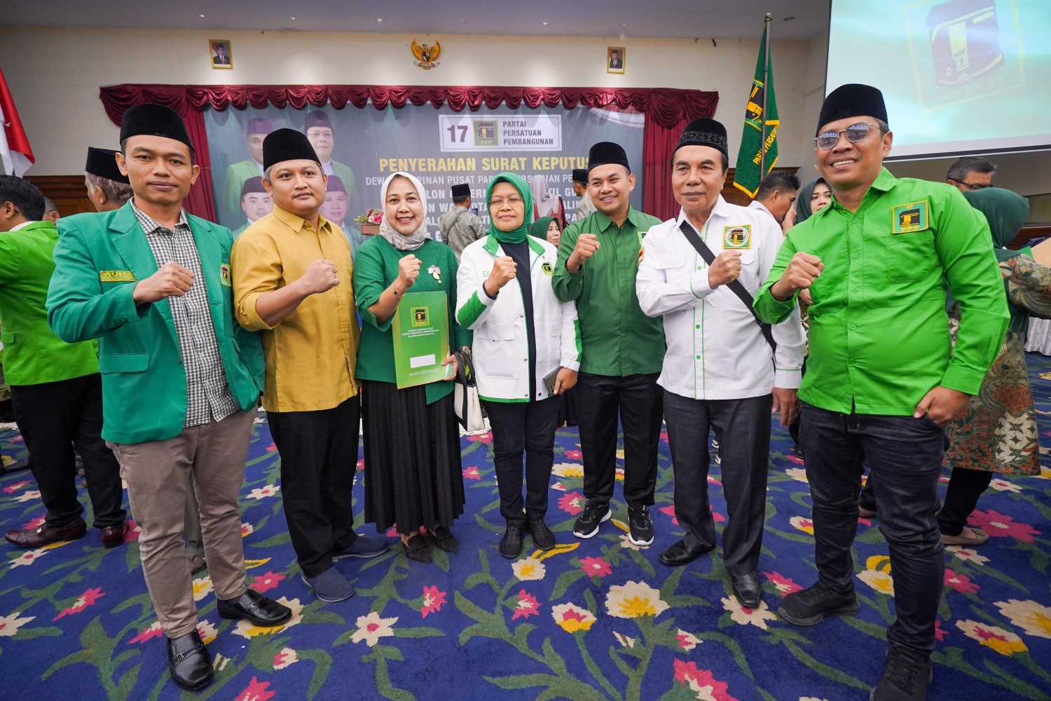 PPP serahkan B1KWK kepada Bakal Calon Bupati Lombok Barat, Hj Nurhidayah. (Sumber Tim)
