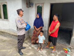 Telur Bergizi untuk Balita: Polsek Kediri Lanjutkan Perjuangan Lawan Stunting