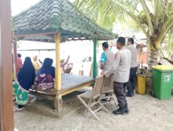 Personel Polsek Taliwang Turun ke Tempat Wisata Pantai, Imbau Masyarakat Waspada Cuaca Ekstrem