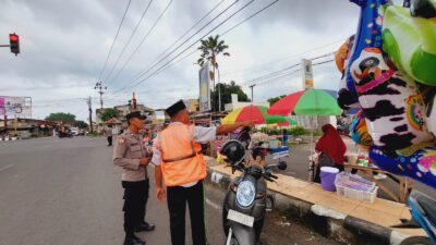 Polisi Gerung Amankan Ngabuburit, Warga Tenang Berbuka Puasa