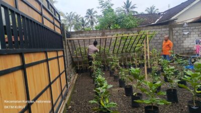 Dukung Program Pemerintah, Polsek Kuripan Edukasi Warga Berkebun