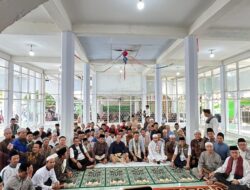 Safari Ramaadhan di Kecamatan Lunyuk, Wakapolres Sumbawa Sholat Taraweh Berjamaah Bersama Masyarkat