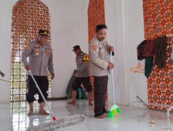 Polsek Poto Tano Bersama Pemdes Poto Tano Gelar Bakti Religi Ramadhan di Masjid Al-Khaerat