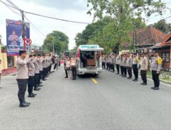 Kapolres Sumbawa Dan Anggota Berikan Penghormatan Terakhir Hantar Kepergian Jenazah AKP I Dewa Putu Alit Ariana