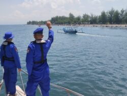 Perayaan Ketupat di Lombok Barat Dikawal Polisi di Laut