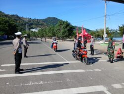 Anggota Pos Pam Amahami Laksanakan Pengaturan Lalu Lintas dalam Ops Ketupat Rinjani 2025Anggota Pos Pam Amahami Laksanakan Pengaturan Lalu Lintas dalam Ops Ketupat Rinjani 2025