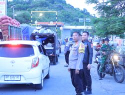 Pantau Puncak Arus Balik, Kapolres Sumbawa Barat Turun Langsung di Pelabuhan Poto Tano