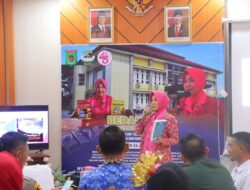 Ketua Bhayangkari Cabang Lombok Utara Bedah Buku Sambut Hari Kartini dan Peringati HUT Yayasan Kemala Bhayangkari ke – 45