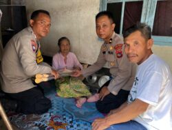 Wujud Kepedulian Polri: Bantuan Alat Bantu Jalan untuk Lansia di Lombok Barat