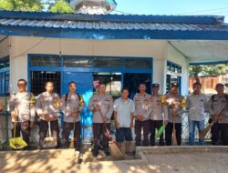 Polsek Rasanae Barat Gelar Aksi Jumat Bersih di Musholla Miftahurrahman Terminal Dara