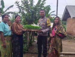 Dukung Ketahanan Pangan, Polsek Lembar Salurkan Bibit Cabai ke Warga
