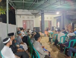 Wujud Rasa Belasungkawa, Bhabinkamtibmas Kelurahan Bugis Hadiri Ta’ziyah Warga yang Meninggal Dunia