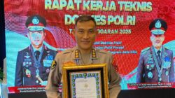 Biddokkes Polda Papua Barat Terima Dokkes Award dari Pusdokkes Polri di Rakernis 2025