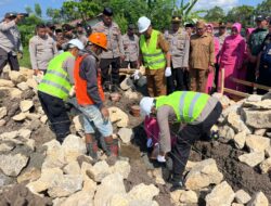 Kapolres Bima Kota Letakkan Batu Pertama Pembangunan Rumah Dinas Polsek Sape