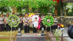 Jelang Hari Bhayangkara, Kapolri Ziarah ke Makam BJ Habibie hingga Hoegeng