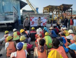 Aksi Sosial Polres Lobar Sentuh Pekerja Pelabuhan Lembar