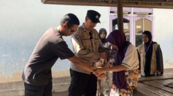Kemanusiaan dalam Seragam, Polsek Lembar Distribusikan Bantuan Tongkat kepada Warga Disabilitas