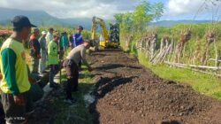 Polsek Jajaran Utan, Buer, Alas, dan Alas Barat Bersinergi dalam TMMD ke-125 Kodim 1607/Sumbawa di Desa Kalebeso