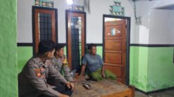 Anggota Jaga SPKT Polsek Jereweh Laksanakan Patroli Dialogis, Wujudkan Kamtibmas Kondusif di Desa Belo