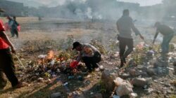 Polres Bima Kota Laksanakan Gotong Royong di Areal Pasar Amahami Dukung Program “KOTA BIMA BISA”