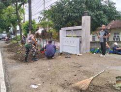 Sinergi Babinsa dan Desa Gelogor Antisipasi Musim Hujan