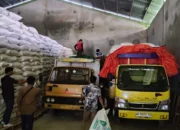 Polres Lombok Barat Fasilitasi Pendistribusian 6,3 Ton Jagung Petani ke Gudang BULOG Lembar