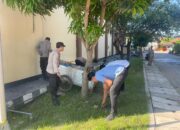 Rutinitas Pagi, Personel Polres Bima Kota Bersih-Bersih Ruangan Kerja Sebelum Beraktivitas