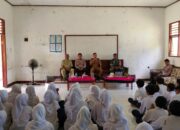 Gelar Sosialisasi di SMPN Tarano, Waka Polsek Empang Tegaskan Larangan Balap Liar dan Knalpot Bising