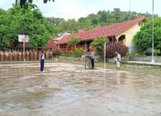 Polres Bima Kota Jadikan Pembina Upacara di Sekolah, Ajak Pelajar Jadi Generasi Disiplin dan Taat Hukum