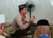 Masyarakat Cinta Polri, Bhabinkamtibmas Polsek Woha Penuhi Undangan Pengurus Masjid Nurul Huda Jadi Khatib dan Imam Sholat Jum,at