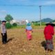 Cara Polsek Labuapi Motivasi Petani Sawah di Karang Bongkot