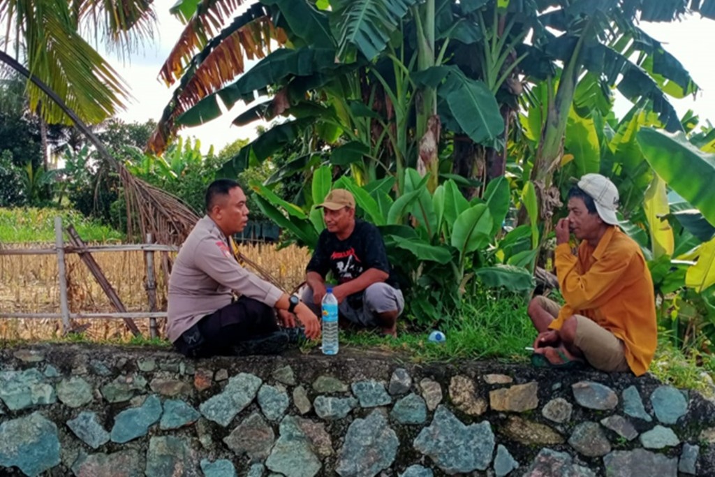 Polisi Edukasi Petani Karang Bongkot Optimalkan Produktivitas Lahan Tidur