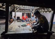 BHABINKAMTIBMAS POLSEK KEMPO AKTIFKAN RONDA MALAM DAN BINA SATKAMLING GUNA JAGA KAMTIBMAS DESA