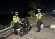 Antisipasi Balap Liar, Satlantas Polres Lobar Patroli Blue Light