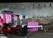 Antisipasi Kejahatan Malam, Polsek Labuapi Gelar Patroli Blue Light