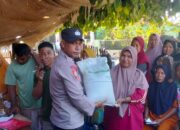 Bhabinkamtibmas Polsek Soromandi Monitoring Penyaluran Bantuan Sosial Bagi Warga Binaan di Desa Sampungu