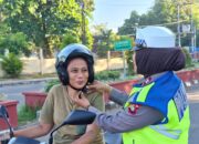 Sat Lantas Polres Bima Kota Edukasi Penggunaan Helm SNI dan Safety Belt Demi Keselamatan Berkendara