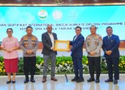 Terima Sertifikat IBDP SMA KTB, Kapolri: Cetak Generasi Muda untuk Wujudkan Indonesia Emas 2045