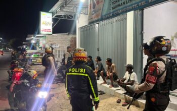 PATMOR SATSAMAPTA POLRES DOMPU INTENSIFKAN PATROLI DIALOGIS MALAM HARI, AJAK MASYARAKAT TINGKATKAN KEWASPADAAN DAN JAGA KAMTIBMAS