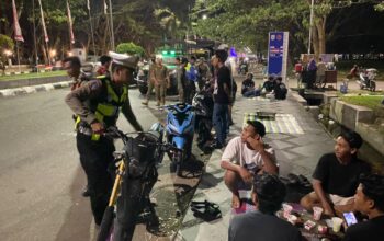 Polres Sumbawa Barat Intensifkan Patroli Strong Point pada Malam Minggu, Ciptakan Situasi Kamtibmas yang Aman dan Kondusif