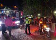 BLUE LIGHT PATROL DAN STRONG POINT MALAM, SATLANTAS POLRES DOMPU HADIR JAGA KEAMANAN DAN KETERTIBAN LALU LINTAS