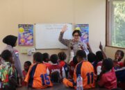 Melalui Honai Belajar, Ops Damai Cartenz Kenalkan Dunia dan Tata Surya kepada Anak-anak di Tembagapura, Timika, Papua Tengah