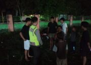 Patroli Dialogis Malam Hari, Polsek Brang Rea Ajak Pemuda Jauhi Narkoba dan Jaga Kamtibmas